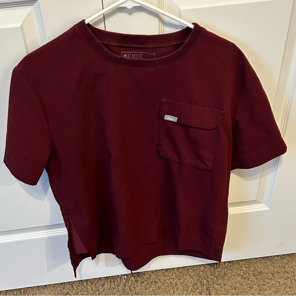 Women’s red scrub set size small